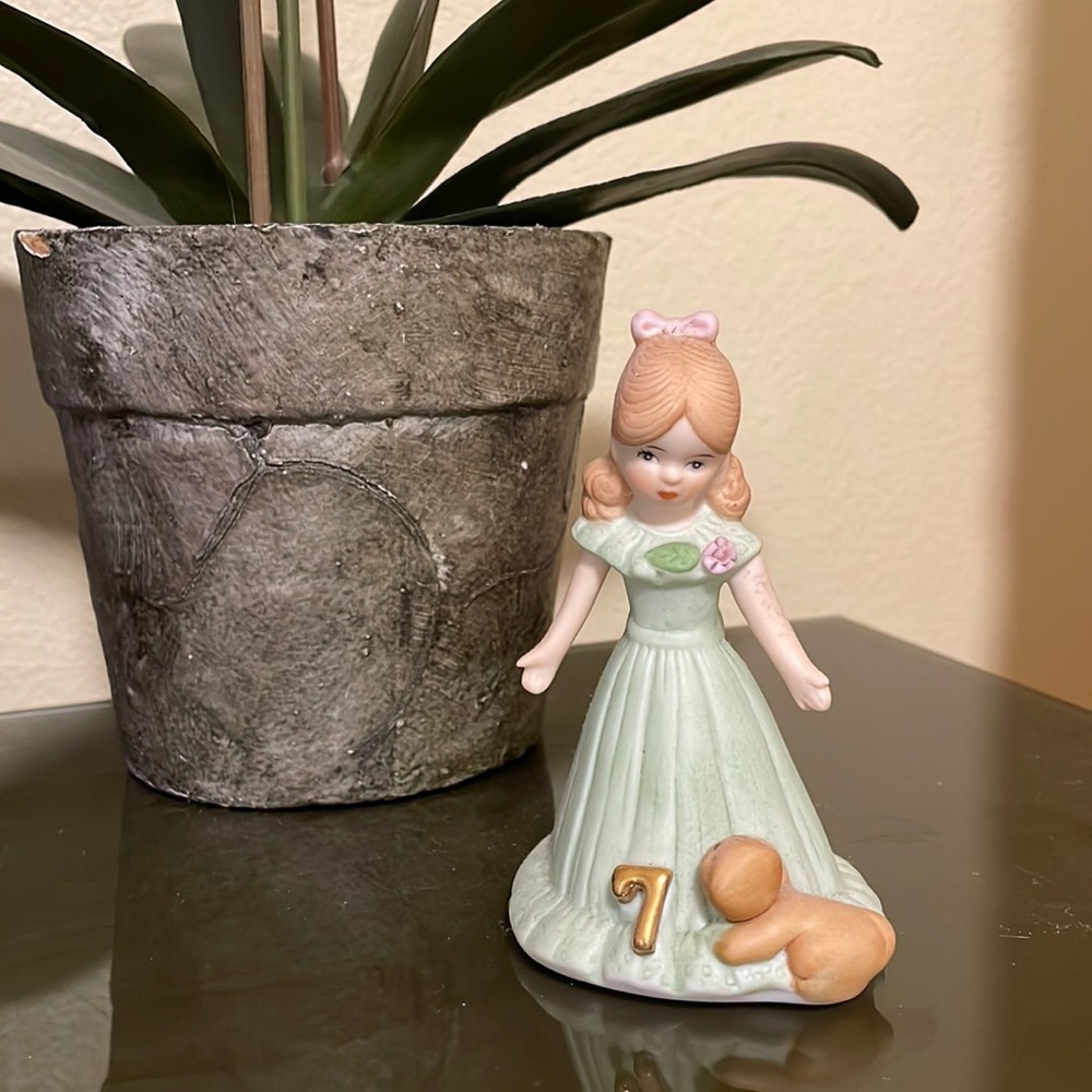 Growing Up Girls Age 7 Figurine